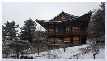  Musangsa, temple en Corée sous la neige. 