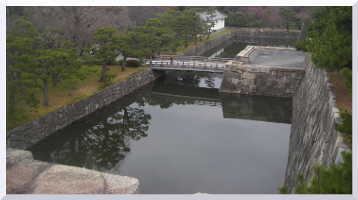  Chateau de Nijo, douves. 